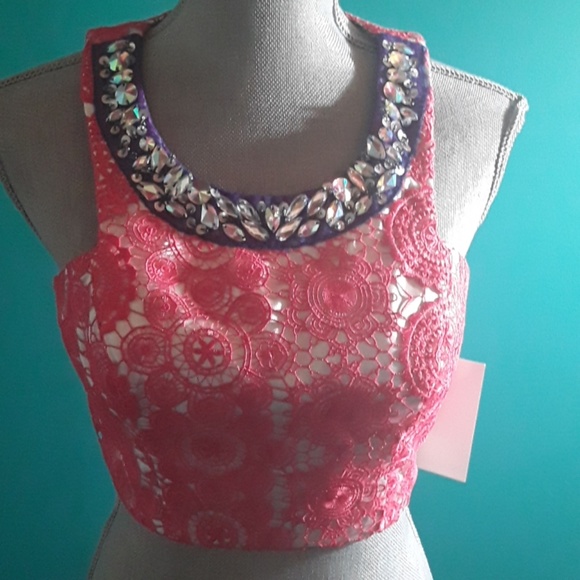 Crop top crochet - Picture 1 of 3